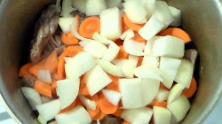 Жаркое по-домашнему из козьего мяса - шаг 6