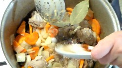 Жаркое по-домашнему из козьего мяса - шаг 7