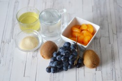 Желейный десерт с фруктами - шаг 1 Желейный десерт с фруктами - шаг 1