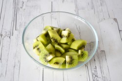 Желейный десерт с фруктами - шаг 4 Желейный десерт с фруктами - шаг 4