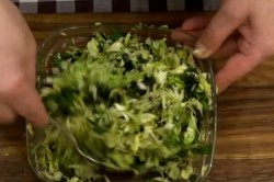 Простое жидкое тесто на майонезе для пиццы, пирогов, оладьев - шаг 9 Простое жидкое тесто на майонезе для пиццы, пирогов, оладьев - шаг 9