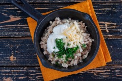 Жульен с курицей и грибами в тарталетках - шаг 4