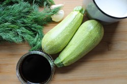 Кабачки с соевым соусом и чесноком на сковороде - шаг 1 Кабачки с соевым соусом и чесноком на сковороде - шаг 1