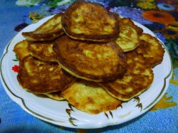 Кабачково-творожные оладьи с овсяными хлопьями - шаг 7 Кабачково-творожные оладьи с овсяными хлопьями - шаг 7