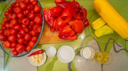 Кабачковый салат на зиму с томатами и болгарским перцем - шаг 1 Кабачковый салат на зиму с томатами и болгарским перцем - шаг 1