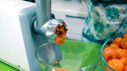 Кабачковый салат на зиму с томатами и болгарским перцем - шаг 2 Кабачковый салат на зиму с томатами и болгарским перцем - шаг 2