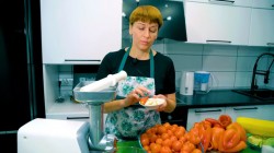 Кабачковый салат на зиму с томатами и болгарским перцем - шаг 3 Кабачковый салат на зиму с томатами и болгарским перцем - шаг 3