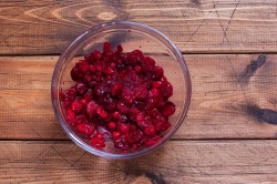 Морс из замороженной клюквы - шаг 3 Морс из замороженной клюквы - шаг 3