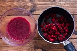 Морс из замороженной клюквы - шаг 4 Морс из замороженной клюквы - шаг 4