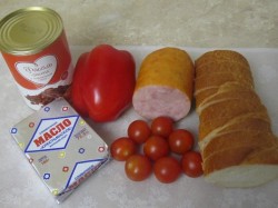 Канапе Делис с ветчиной и фасолью - шаг 1