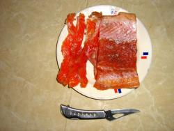 Канапе с красной рыбой и сыром на шпажках - шаг 2