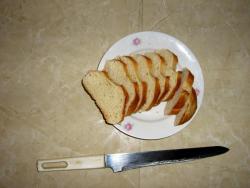 Канапе с красной рыбой и сыром на шпажках - шаг 4