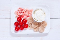 Канапе с креветками - шаг 4