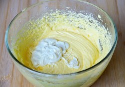 Капкейки с белым шоколадом и фисташками - шаг 4 Капкейки с белым шоколадом и фисташками - шаг 4