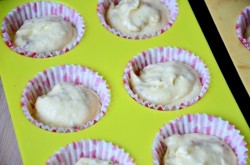 Капкейки с белым шоколадом и фисташками - шаг 9 Капкейки с белым шоколадом и фисташками - шаг 9