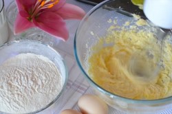 Капкейки с творожным кремом - шаг 4 Капкейки с творожным кремом - шаг 4