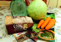 Быстрая капуста горячим способом в рассоле - шаг 1