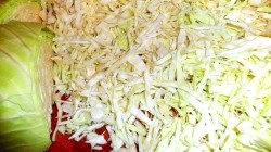 Быстрая капуста горячим способом в рассоле - шаг 3