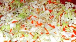 Быстрая капуста горячим способом в рассоле - шаг 5