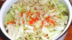 Быстрая капуста горячим способом в рассоле - шаг 6