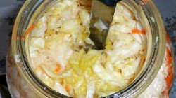 Быстрая капуста горячим способом в рассоле - шаг 9