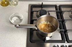 Карамель на палочке домашняя - шаг 8