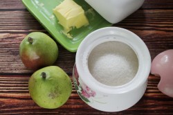 Карамелизованная груша на сковороде горячий десерт - шаг 1