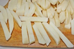 Картофель фри в духовке - шаг 2