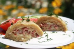 Картофельные колдуны с сосисками и сыром в СВЧ - шаг 8 Картофельные колдуны с сосисками и сыром в СВЧ - шаг 8