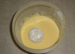 Картофельные шарики с сыром - шаг 8