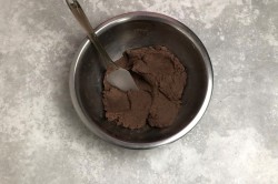 Картошка из шоколадного бисквита пирожное классическое - шаг 10