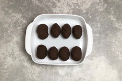 Картошка из шоколадного бисквита пирожное классическое - шаг 11