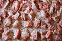 Тушеные овощи в казане на костре с мясом - шаг 1