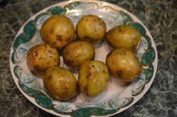 Картошка в мундире в микроволновке - шаг 2