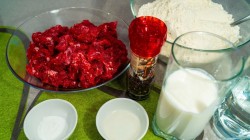 Кавказские хычины с говяжьим фаршем на кефире - шаг 1 Кавказские хычины с говяжьим фаршем на кефире - шаг 1