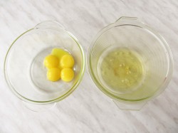 Кекс двухцветный на молоке - шаг 1 Кекс двухцветный на молоке - шаг 1