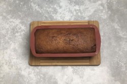 Кекс с вареньем в духовке на кефире - шаг 6 Кекс с вареньем в духовке на кефире - шаг 6