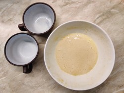 Кекс в кружке без молока в микроволновке - шаг 5 Кекс в кружке без молока в микроволновке - шаг 5