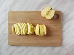 Кекс на яблоках со сливочным маслом - шаг 6 Кекс на яблоках со сливочным маслом - шаг 6