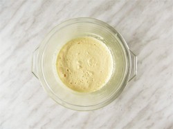 Кекс на яблоках со сливочным маслом - шаг 3 Кекс на яблоках со сливочным маслом - шаг 3