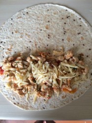 Кесадилья из тортильи с куриным филе и овощами - шаг 11