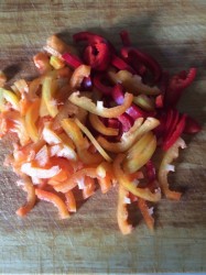 Кесадилья из тортильи с куриным филе и овощами - шаг 6