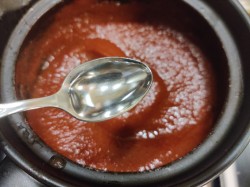 Кетчуп из слив и помидоров на зиму - шаг 11