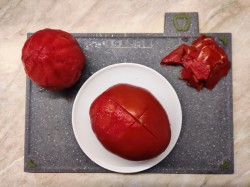 Кетчуп из слив и помидоров на зиму - шаг 1