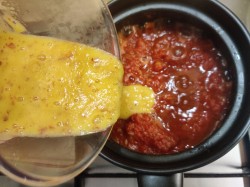 Кетчуп из слив и помидоров на зиму - шаг 5