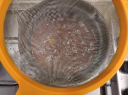 Кетчуп из слив и помидоров на зиму - шаг 7