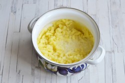 Классическая картофельная запеканка с фаршем в духовке - шаг 4