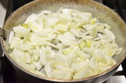 Классический чахохбили из курицы по-грузински - шаг 8