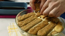 Тирамису на коньяке с ванильным экстрактом - шаг 12