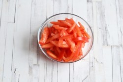 Салат Восточный классический с колбасой - шаг 3